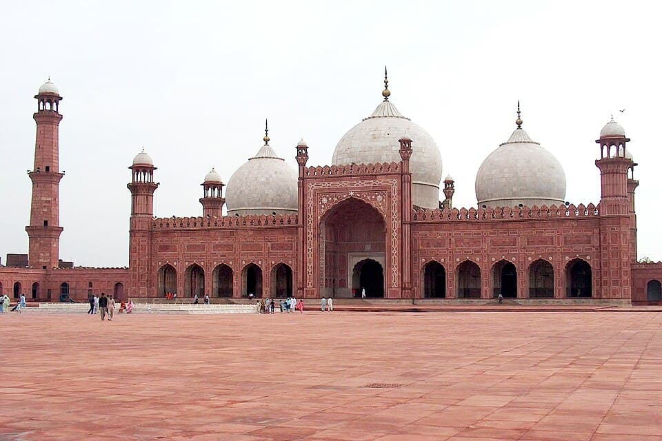 A 4 Megapixel picture of Badshahi Mosque, Lahore, Pakistan.